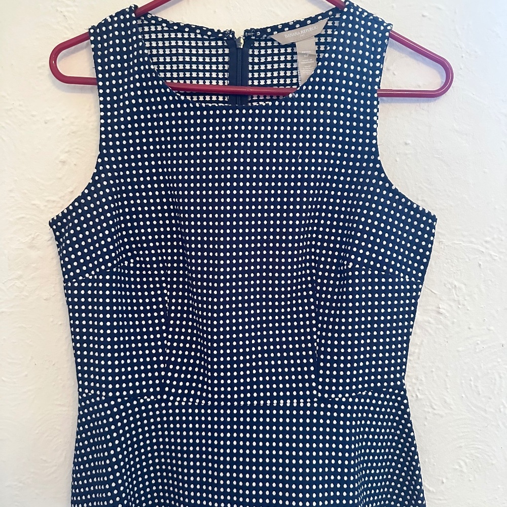 Banana Republic Peplum Top – Size 6P – Classic Silhouette